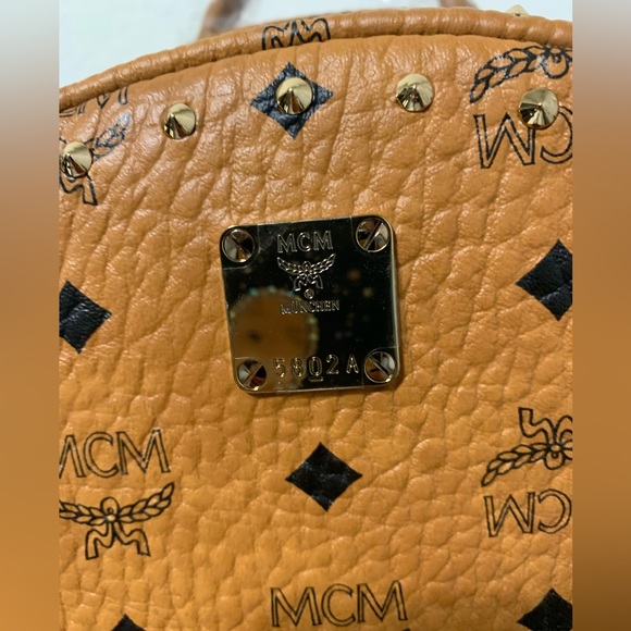 MCM Backpack Cognac Size M ⭐️ New with tags - Picture 8 of 12